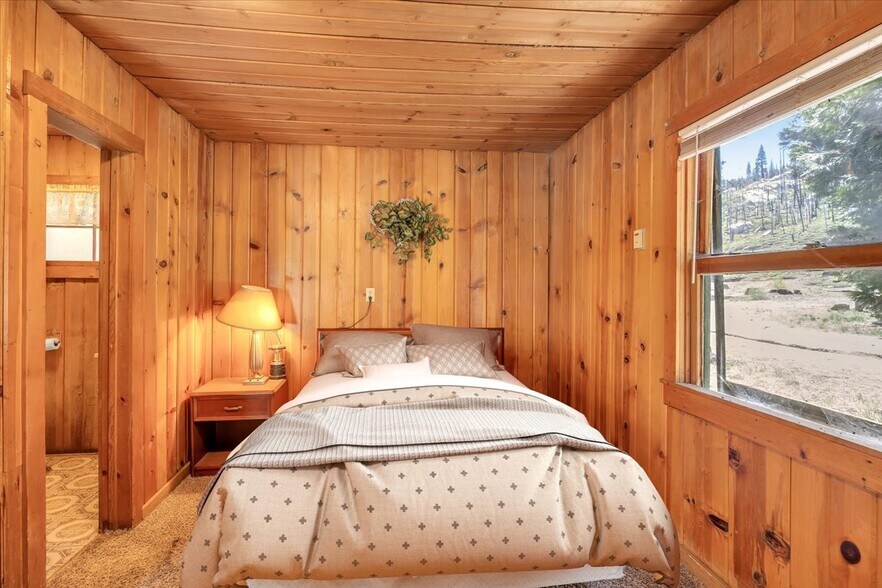 More Photos Of 1 State Hwy 108, Pinecrest Hotel For Sale