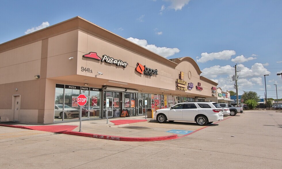More Photos Of 9441 Cullen Blvd, Houston Unknown For Lease