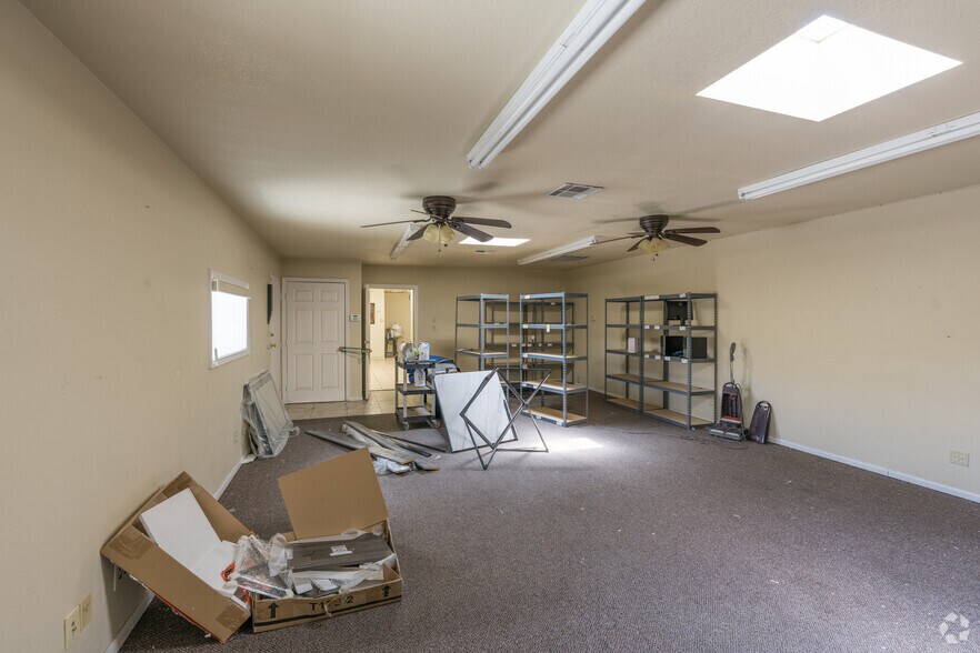 More Photos Of 708 N Nellis Blvd, Las Vegas Freestanding For Sale