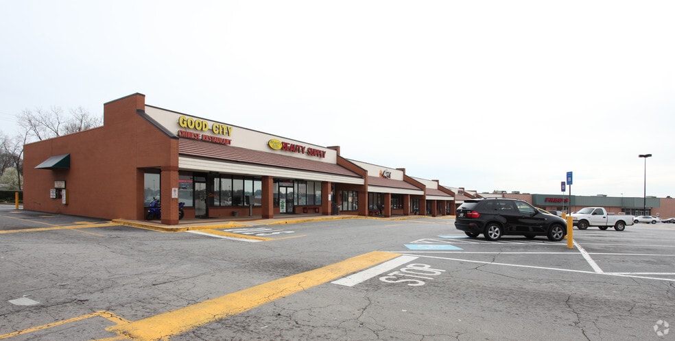 More Photos Of 100 Spalding Square, Griffin Unknown For Lease