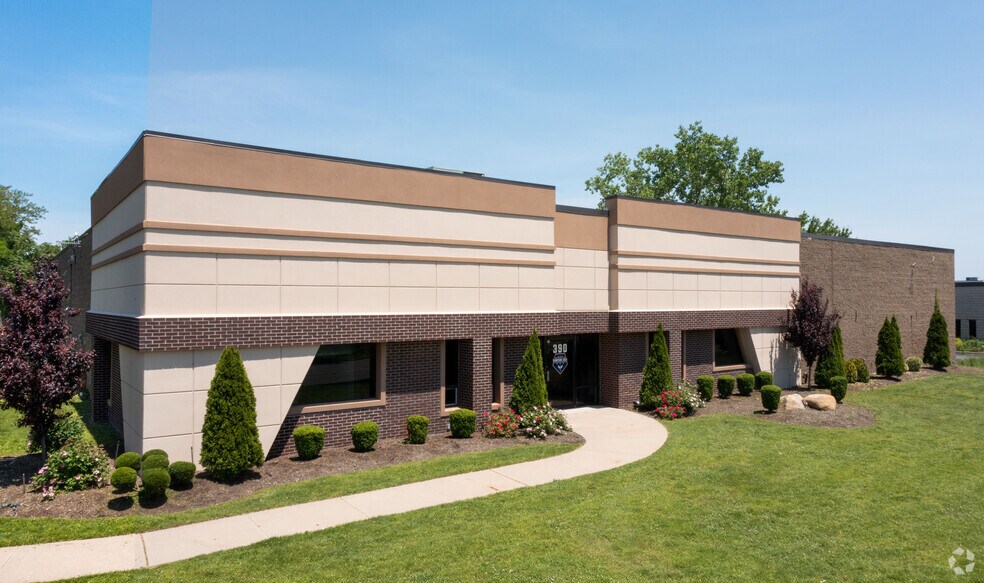 Primary Photo Of 390 Oser Ave, Hauppauge Warehouse For Lease