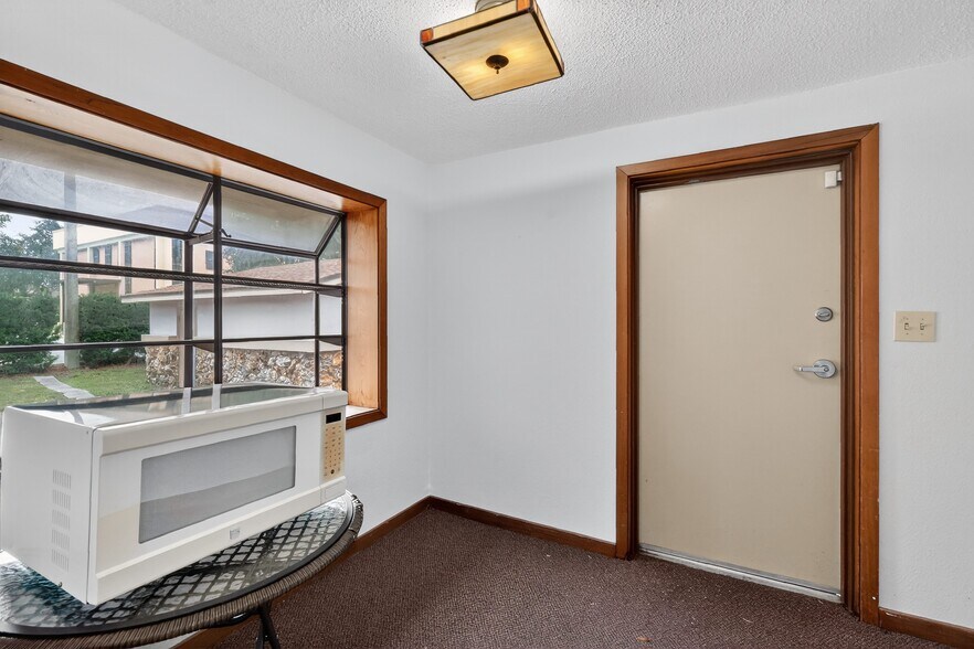 More Photos Of 708 Lee St, Leesburg Office For Lease