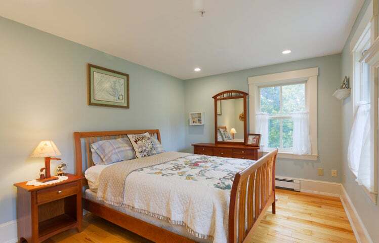 More Photos Of 11 Holbrook St, Freeport Hospitality For Sale