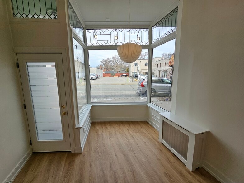 More Photos Of 3293 Dundas St W, Toronto Storefront Retail Residential For Lease