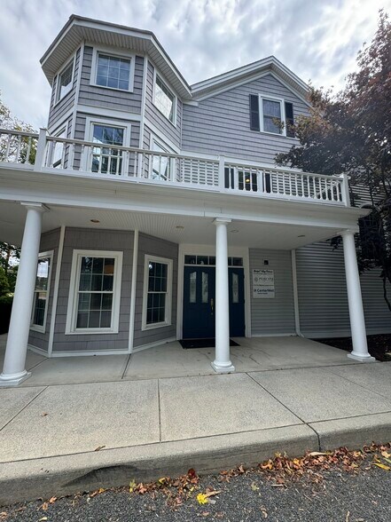 More Photos Of 1180 Boston Post Rd, Old Saybrook Office For Lease