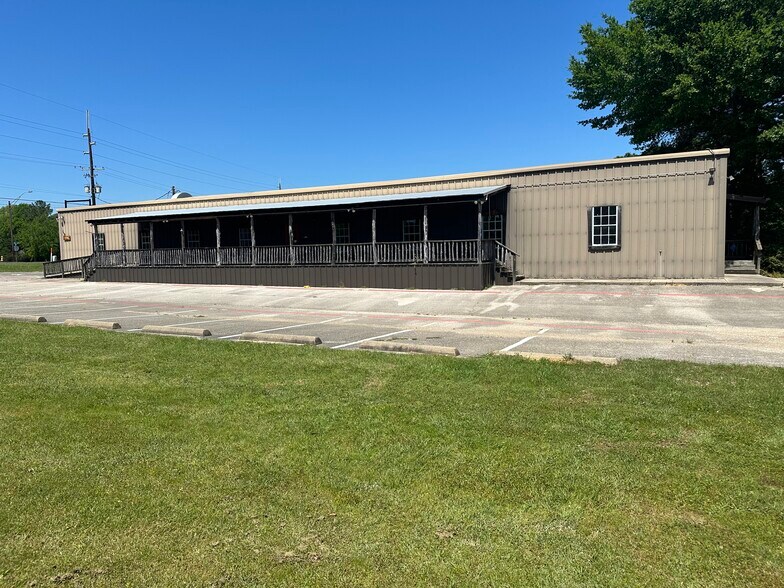 More Photos Of 2718 Gilmer Rd, Longview Restaurant For Lease