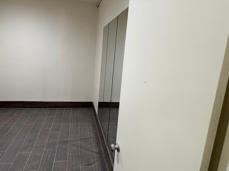 More Photos Of 3248 Civic Center Dr, North Las Vegas Storefront For Sale