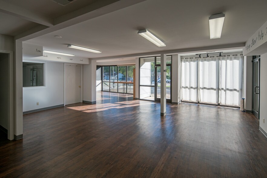 More Photos Of 771 E Brookhaven Cir, Memphis Loft Creative Space For Sale