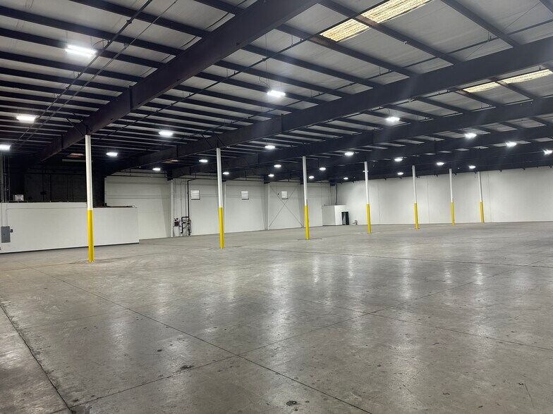 More Photos Of 8408 Amparan Rd, Laredo Warehouse For Lease