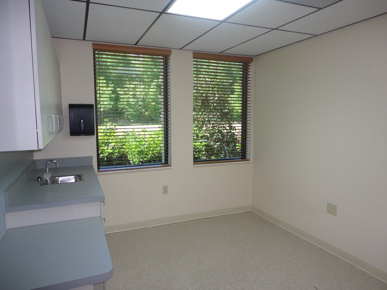 More Photos Of 36739 County Road 52, Dade City Medical For Lease