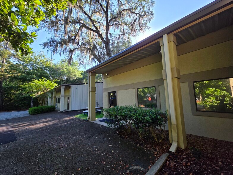 More Photos Of 16 Finch St, Hilton Head Warehouse For Sale