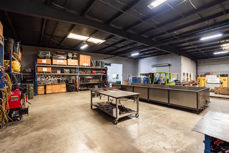 More Photos Of 1617 S Yosemite Ave, Oakdale Warehouse For Sale