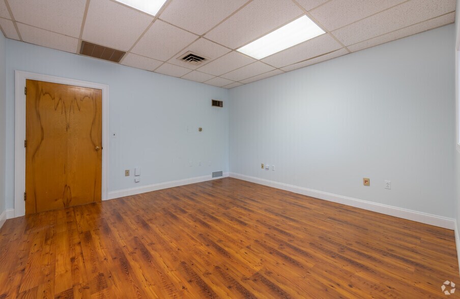 More Photos Of 83-91 Main St, Concord Office For Lease