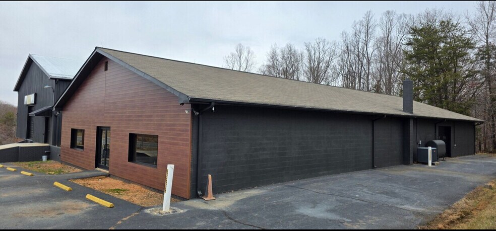 More Photos Of 2837 Scruggs Rd, Moneta Storefront Retail Office For Lease