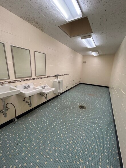 More Photos Of 4101 Saint Lawrence Ave, Matteson Schools For Sale