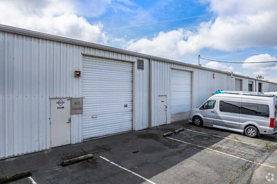 More Photos Of 2634 Juniper Ln, Sacramento Warehouse For Sale