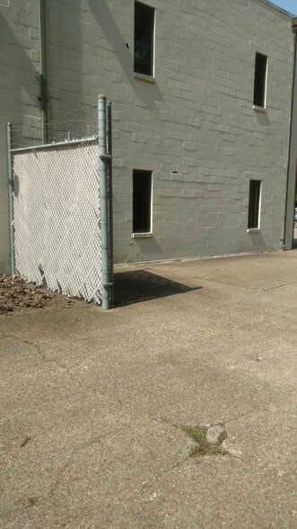 More Photos Of 201 Production Dr, Yorktown Distribution For Lease