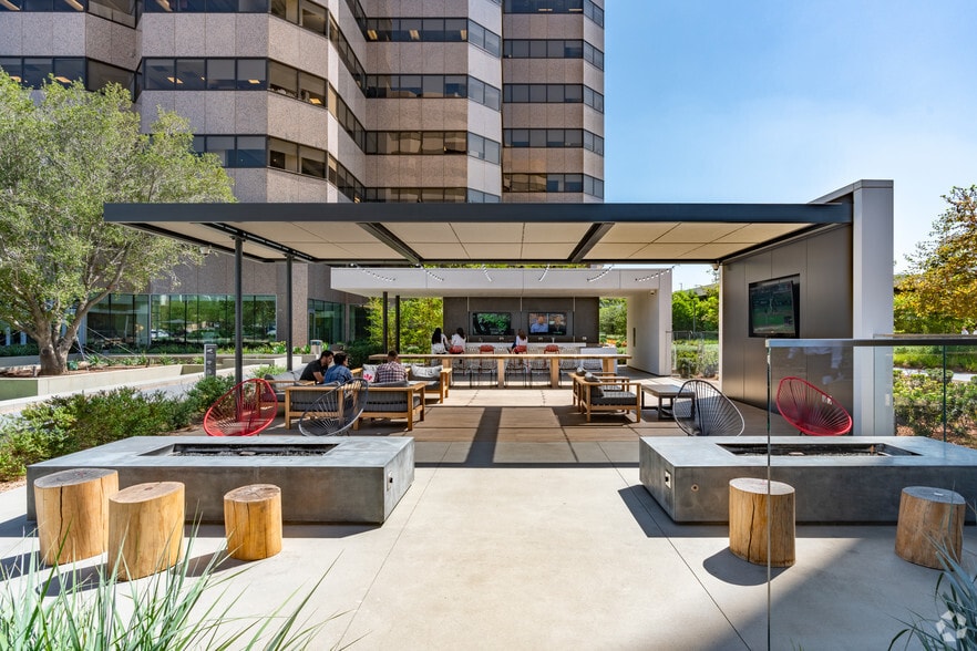 More Photos Of 535-575 Anton Blvd, Costa Mesa Unknown For Lease