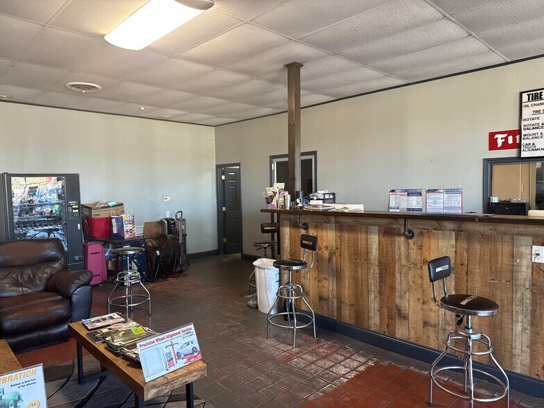 More Photos Of 1890 N Columbia St, Milledgeville Specialty For Sale