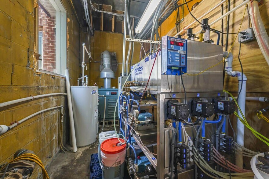 More Photos Of 690-696 River St, Troy Freestanding For Sale