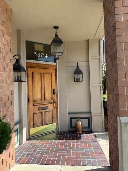 More Photos Of 3804-3814 S Cox Ave, Springfield Office For Lease