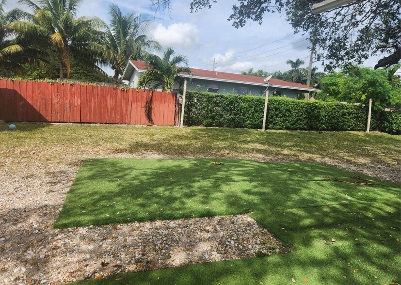 More Photos Of 1000 Foster Rd, Hallandale Beach Religious Facility For Sale