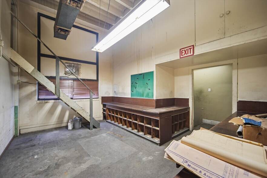 More Photos Of 200 1st Ave E, Newton Office For Sale