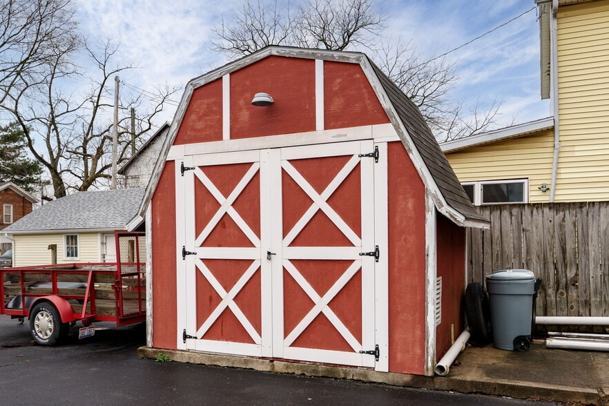 More Photos Of 46 Jefferson St, Brookville Storefront Retail Residential For Sale