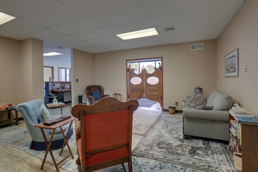 More Photos Of 900 Broadway St, Quincy Flex For Sale