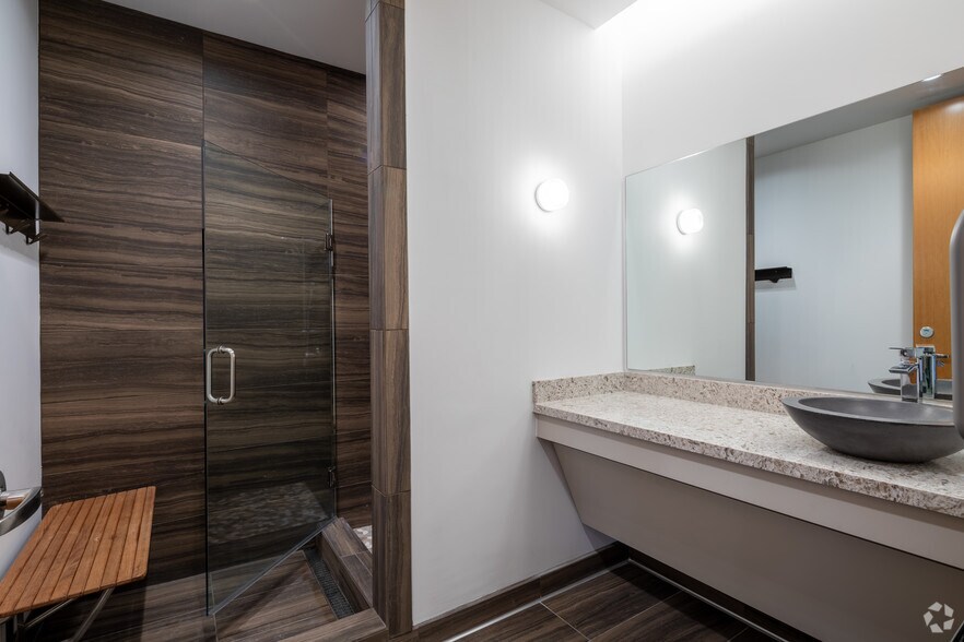 Photo of Lbby Floor Ste 100 - Spec Suite