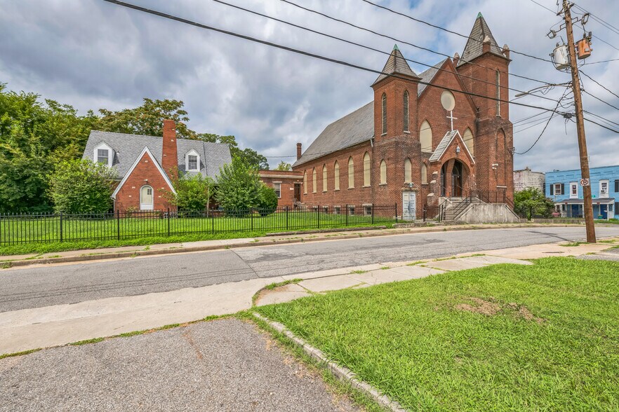 More Photos Of 105 E Pilkington St, Richmond Specialty For Sale