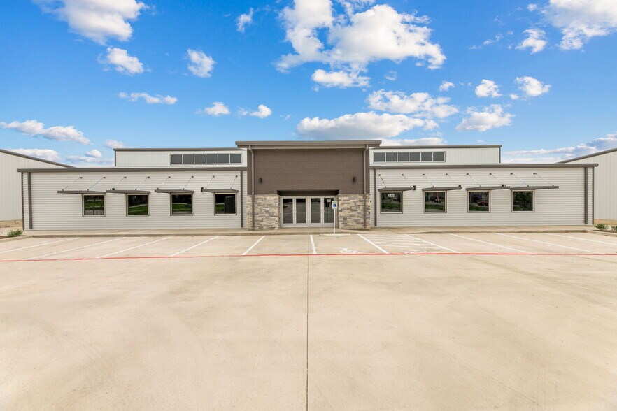 More Photos Of 10042 FM 1976, Universal City Unknown For Lease