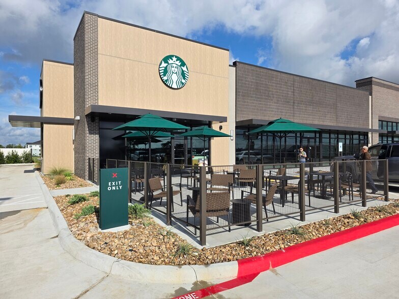 More Photos Of 8703 SH 146, Baytown Unknown For Lease