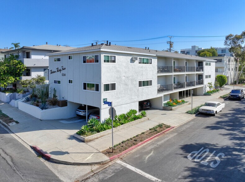 More Photos Of 1334 Barry Ave, Los Angeles Apartments For Sale