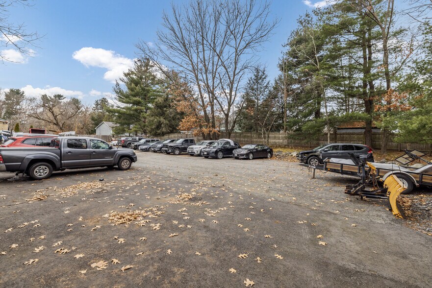 More Photos Of 20 Woodland St, Methuen Auto Repair For Sale