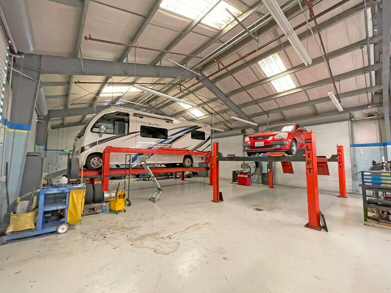 More Photos Of 9670 Old Redwood Hwy, Windsor Service For Sale