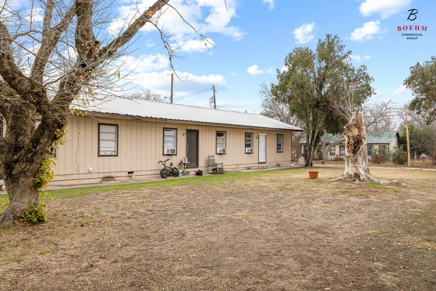 More Photos Of 2906-2908 Hunt St, Kerrville Apartments For Sale