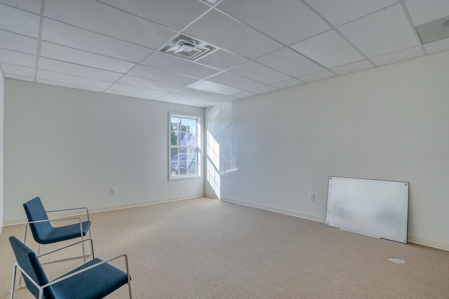 More Photos Of 4 E Laurel St, Georgetown Office For Lease