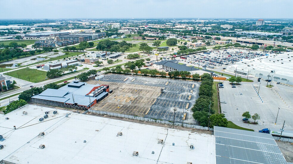 More Photos Of 11110 W Airport Blvd, Stafford Bar For Sale