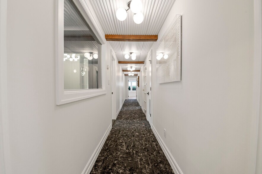 More Photos Of 1553 Broadway, Hewlett Office For Lease
