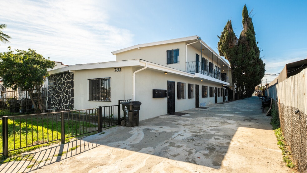 Primary Photo Of 732 W 76th St, Los Angeles Apartments For Sale