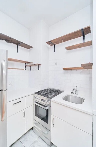 More Photos Of 239 W 20th St, New York Apartments For Sale
