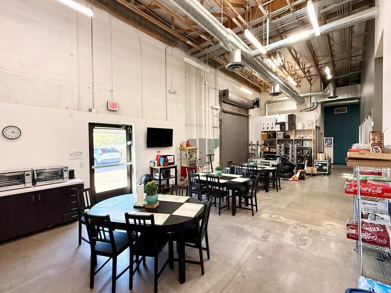 More Photos Of 398 S Arizona Ave, Chandler Freestanding For Sale