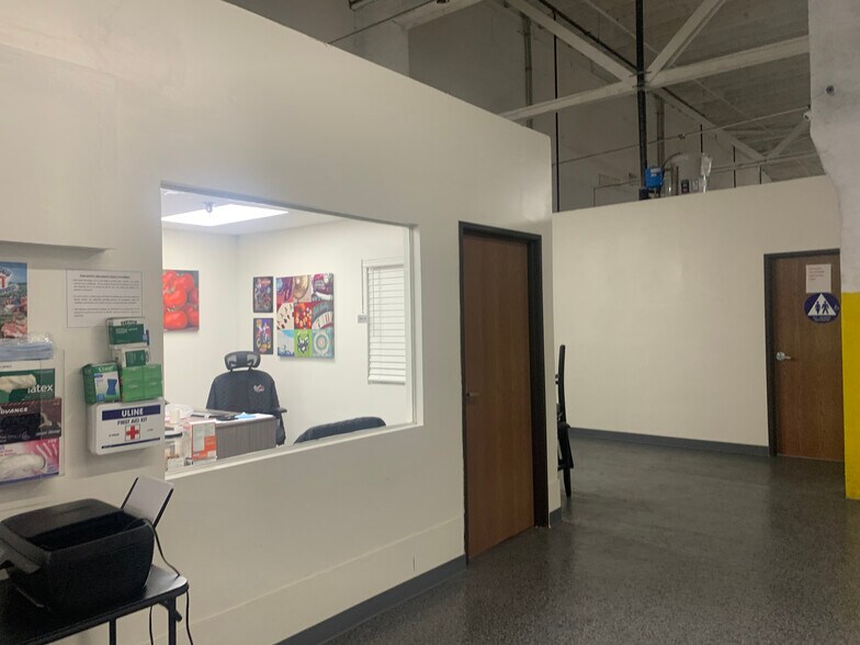 More Photos Of 1937-2035 E Vernon Ave, Vernon Refrigeration Cold Storage For Lease