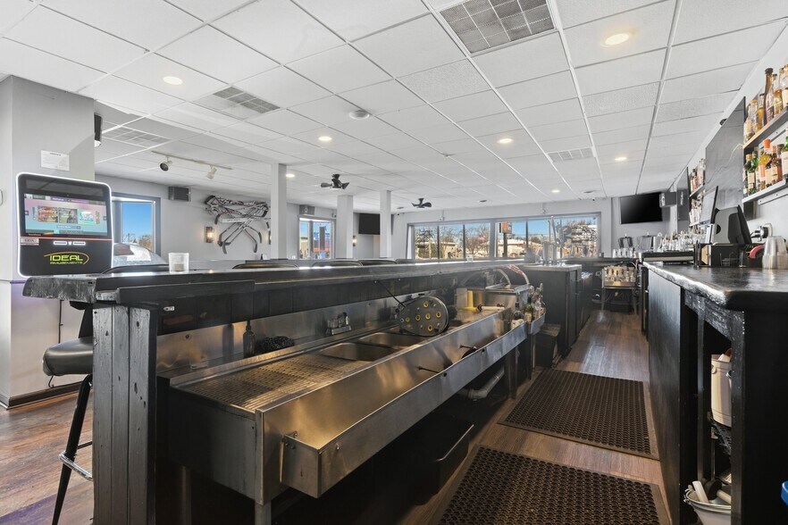 More Photos Of 7455 W Irving Park Rd, Chicago Freestanding For Sale