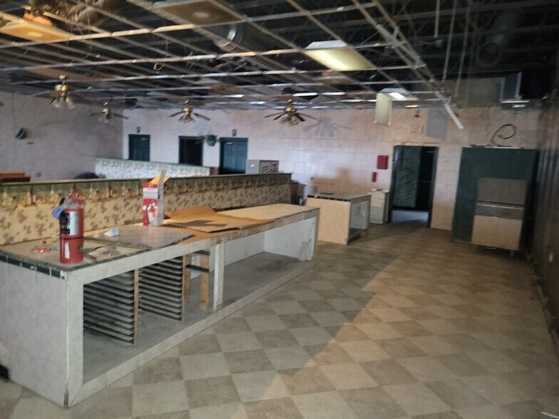 More Photos Of 626 Can Do Expy, Hazleton Unknown For Lease