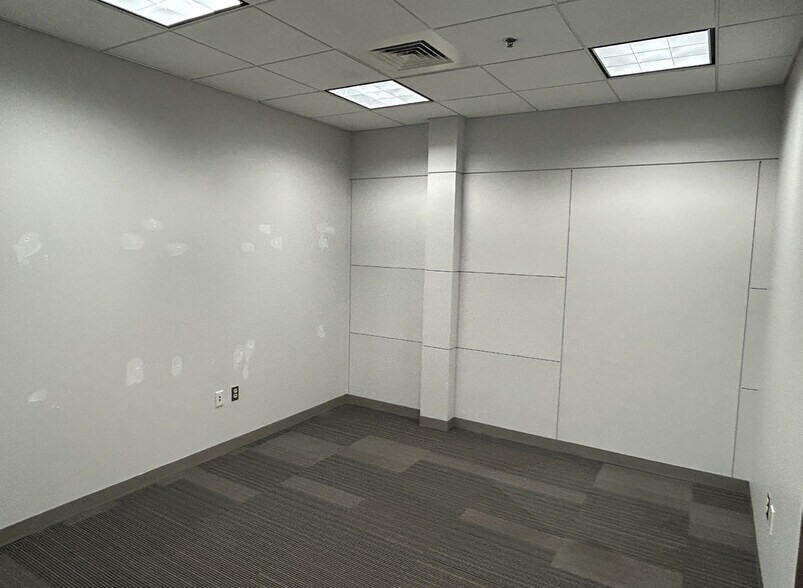 More Photos Of 101 Edgewater Dr, Wakefield Office For Lease