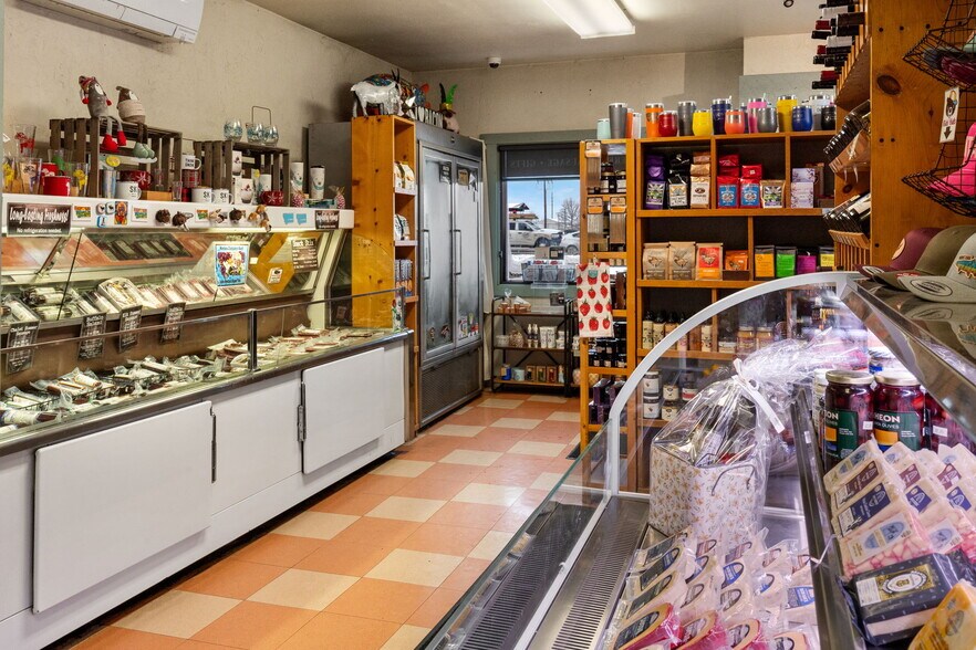 More Photos Of 6410 Jackrabbit Ln, Belgrade Storefront For Sale