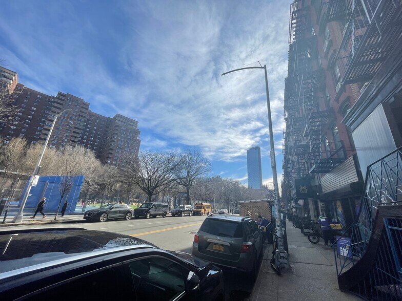 More Photos Of 43 Essex St, New York Storefront Retail Residential For Lease