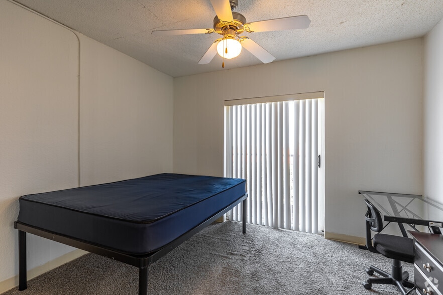 More Photos Of 1001 University Ave, Lubbock Apartments For Lease